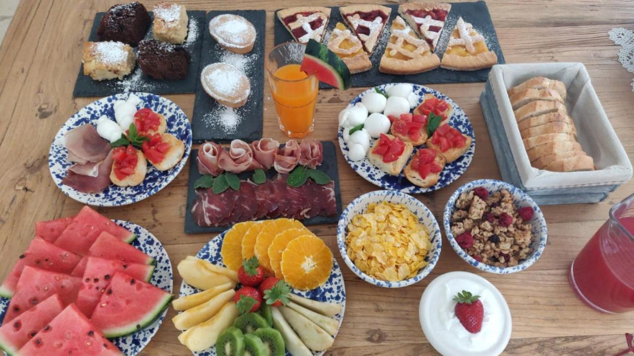 オストゥーニ Mareulivi Bed & Breakfast エクステリア 写真